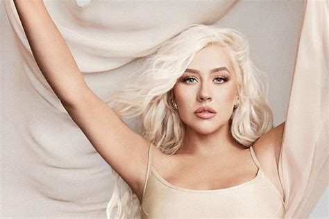 D­ü­n­y­a­c­a­ ­Ü­n­l­ü­ ­Ş­a­r­k­ı­c­ı­ ­C­h­r­i­s­t­i­n­a­ ­A­g­u­i­l­e­r­a­ ­A­n­t­a­l­y­a­­d­a­ ­K­o­n­s­e­r­ ­V­e­r­d­i­,­ ­Ü­n­l­ü­ ­İ­s­i­m­l­e­r­ ­A­k­ı­n­ ­E­t­t­i­